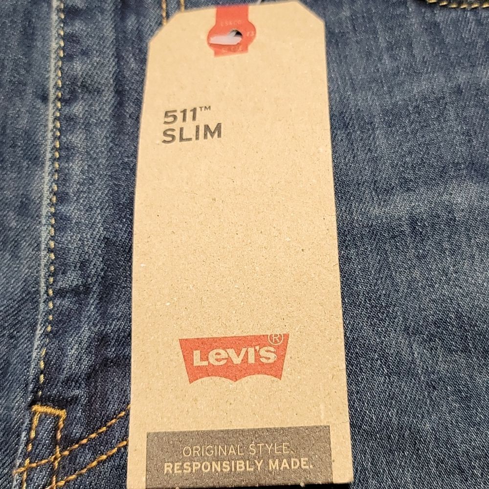 🎉Host Pick🎊 Levi Strauss Jeans - Picture 8 of 10
